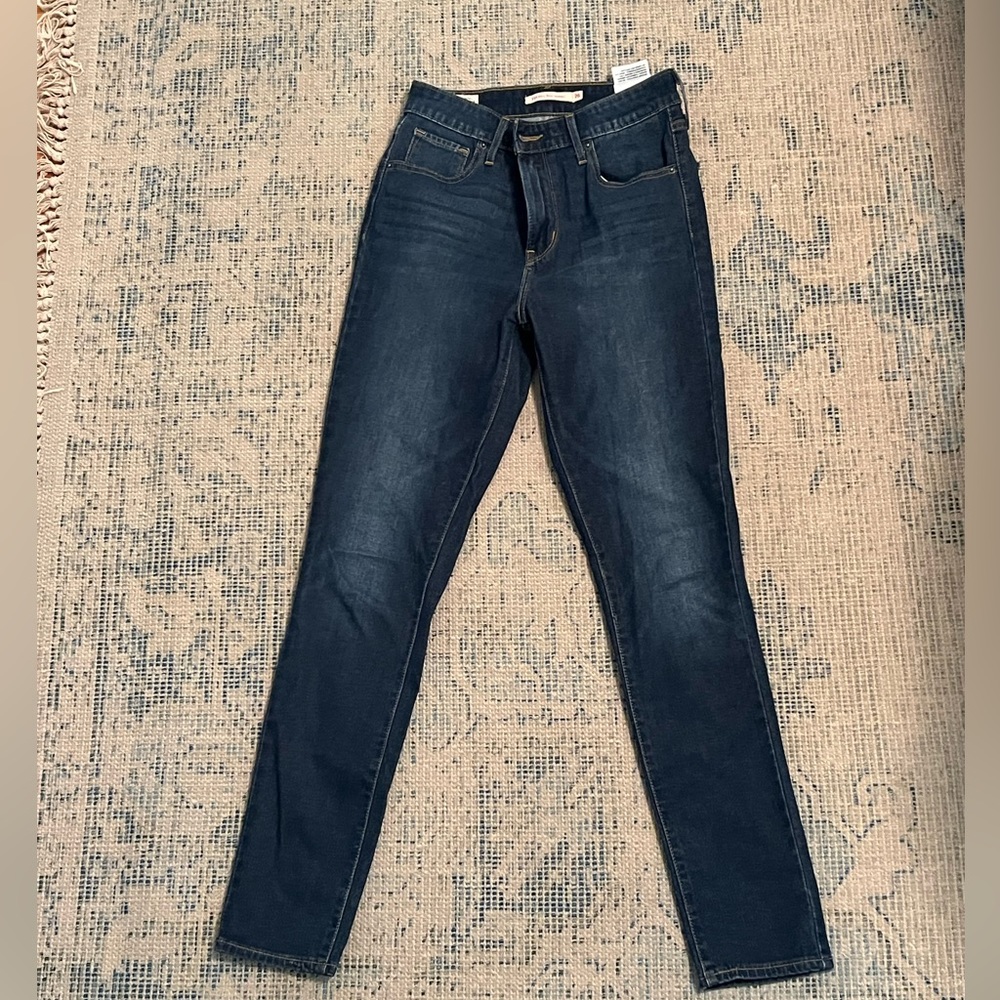 Levi’s women’s high rise skinny jeans Size 26